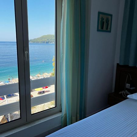 Menikos Apartments Himare Exterior photo