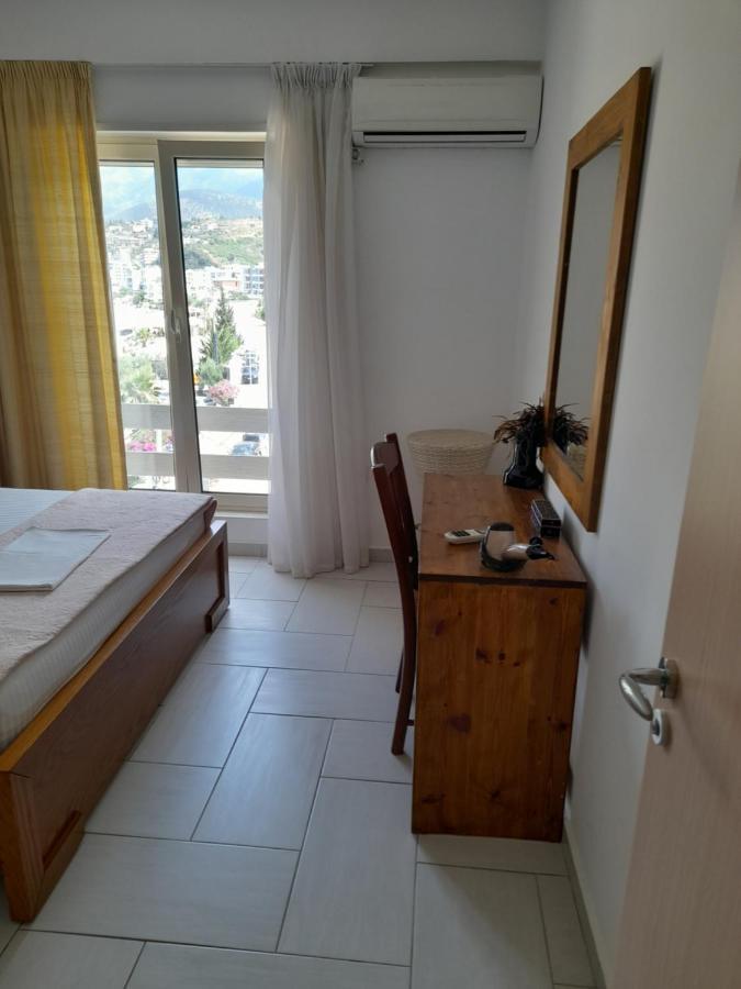 Menikos Apartments Himare Exterior photo