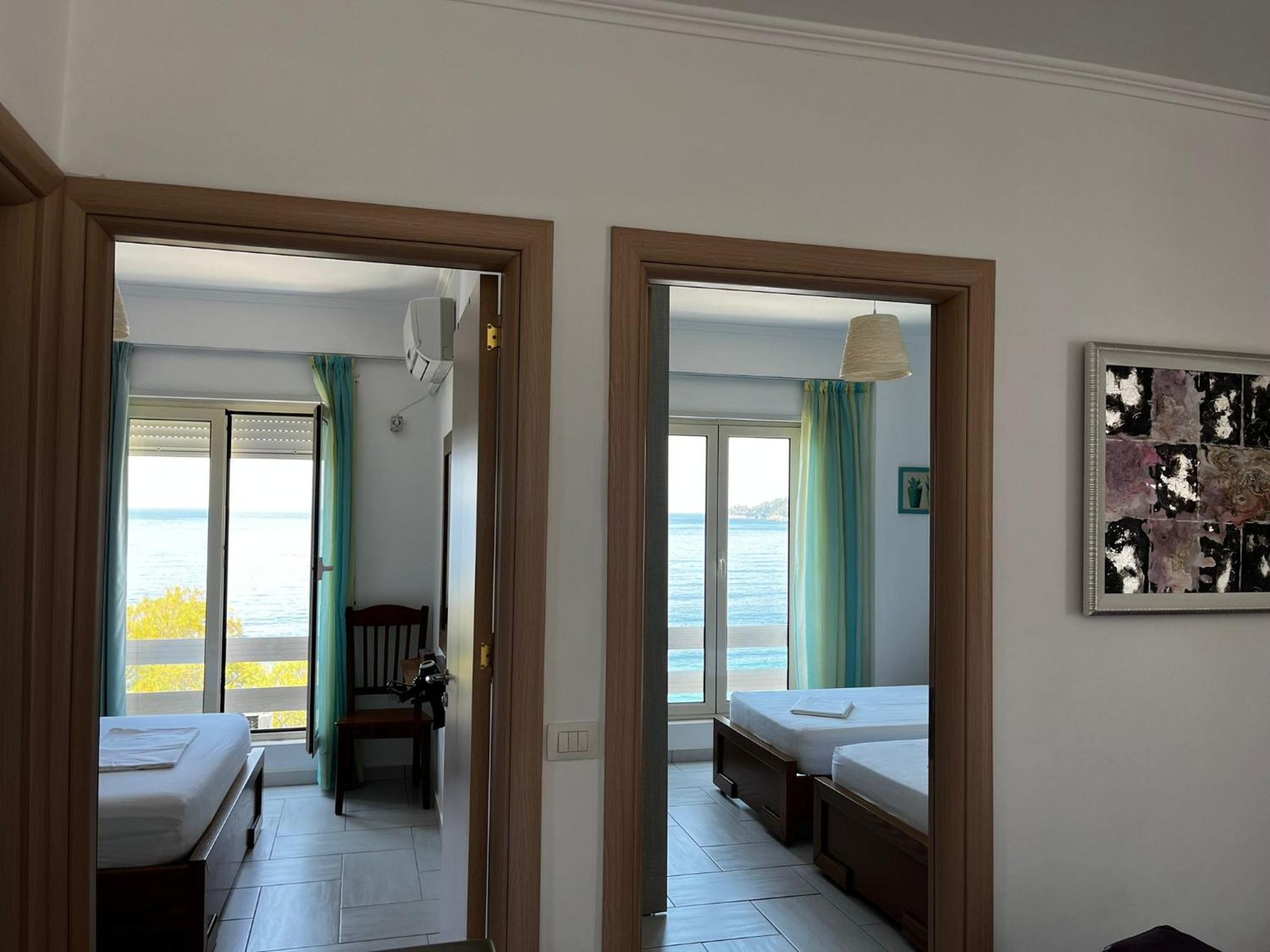 Menikos Apartments Himare Exterior photo