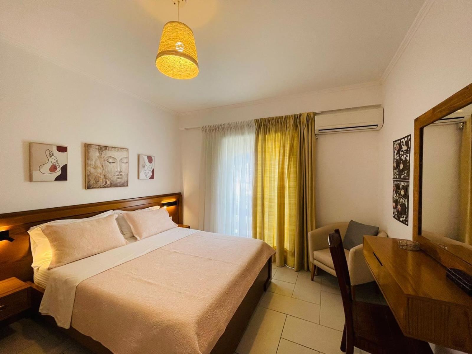 Menikos Apartments Himare Room photo